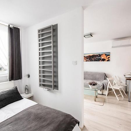 Alma Apartments Grzybowska Warsaw Ngoại thất bức ảnh